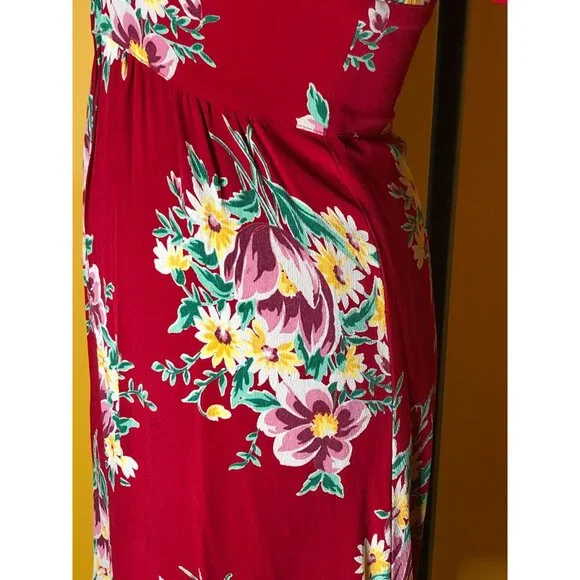 1996 RUNWAY. BETSEY JOHNSON Spring/Summer 1996 Cherry Red. 1940s Style. Floral R